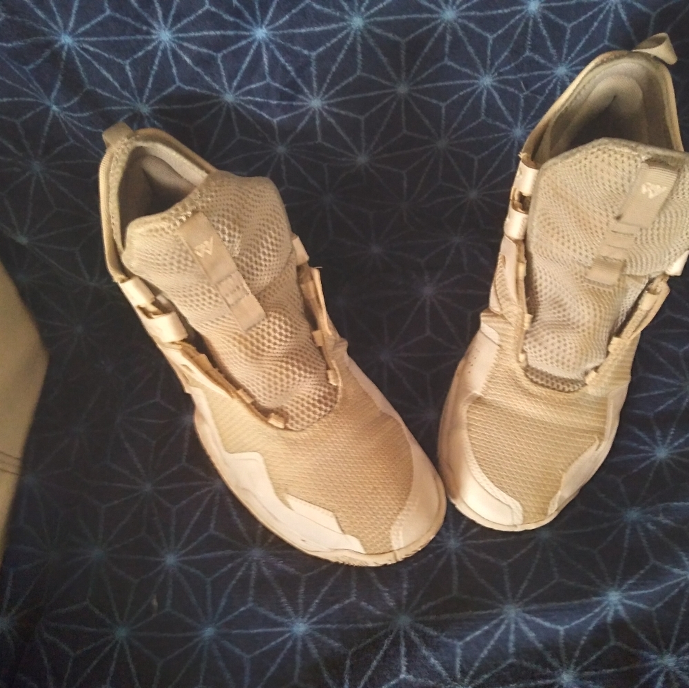 Mens shoes